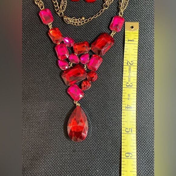 Faux Stone Daisy Bib Statement Necklace - Siam Red - adjustable clasp - Picture 5 of 6